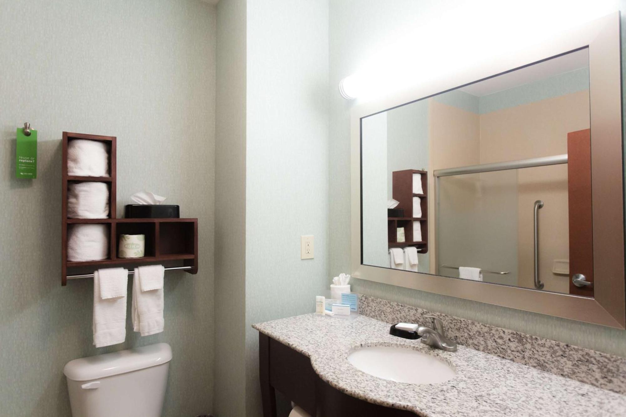 Hampton Inn & Suites Middlebury Eksteriør bilde